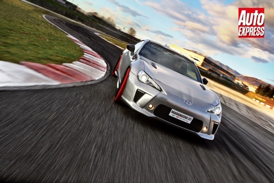 Auto Express tests Toyota GT86-R